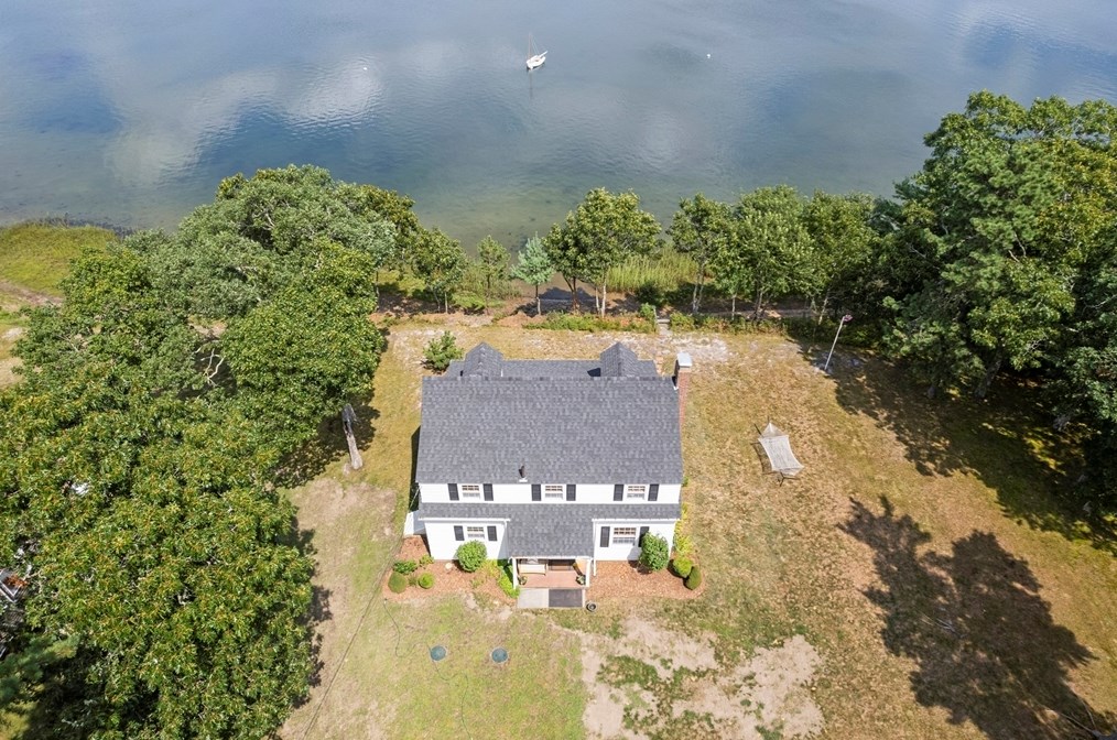 16 Salt Marsh Ln, Wareham, MA 02571