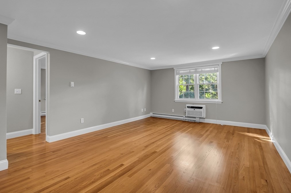 16 Wampus Ave Apt 33, Acton, MA 01720