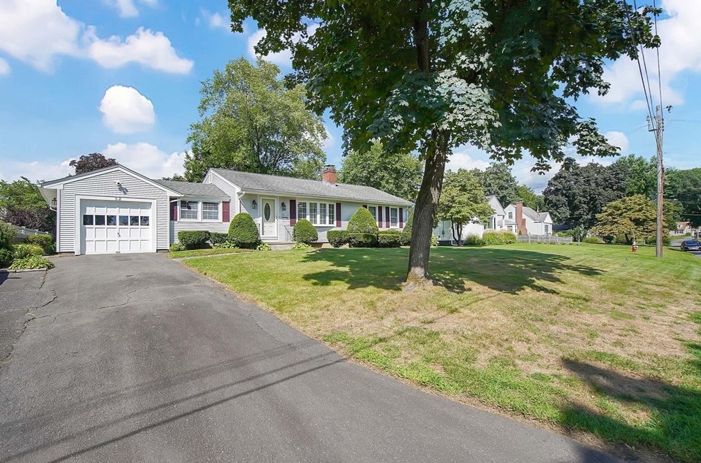 52 Houston Rd, West Springfield, MA 01089