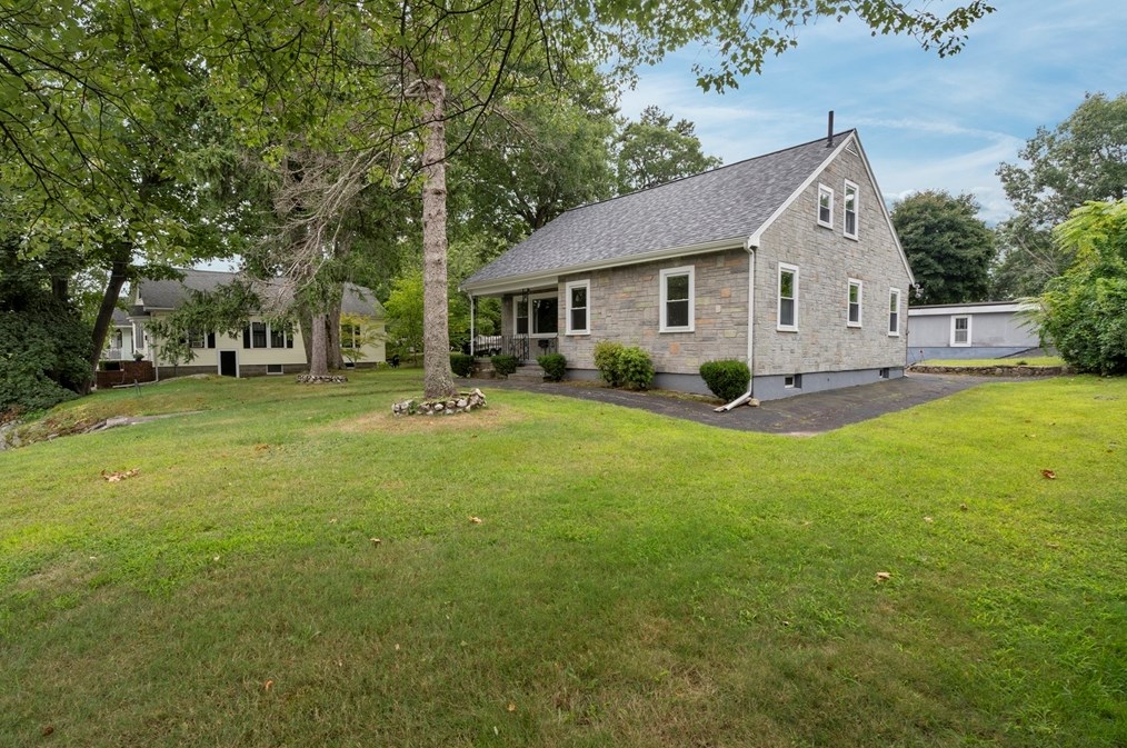 563 Main St, Stoneham, MA 02180