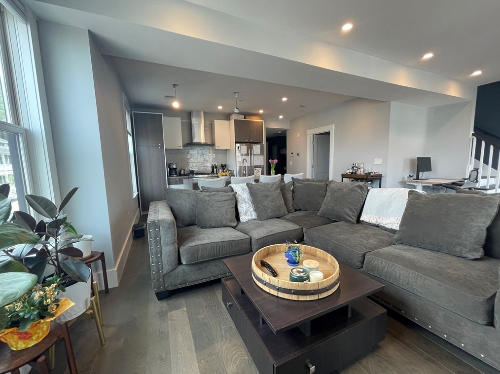 125 Stoughton St #5, Boston, MA 02125