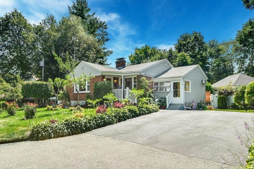 54 North Pkwy, Worcester, MA 01605