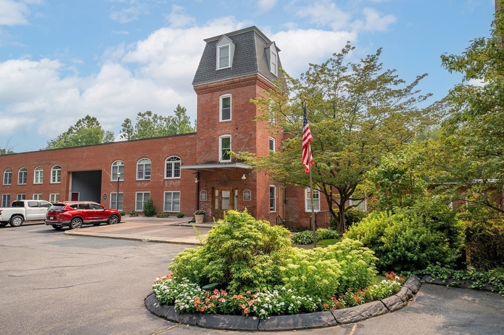 362 Granville Rd #105, Montgomery, MA 01085