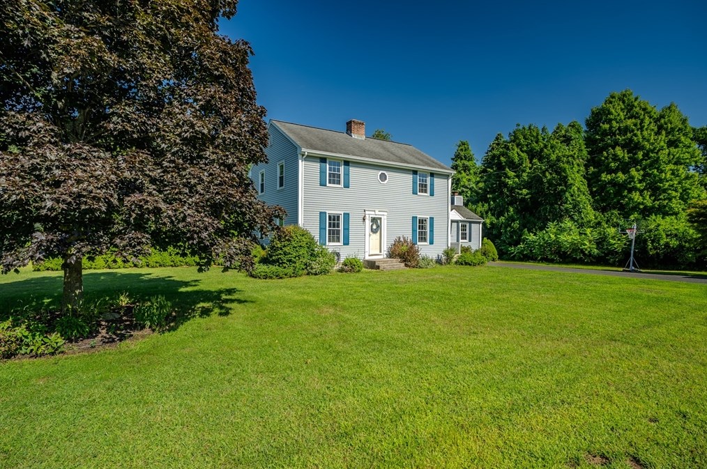 327 Hillside Rd, Montgomery, MA 01085