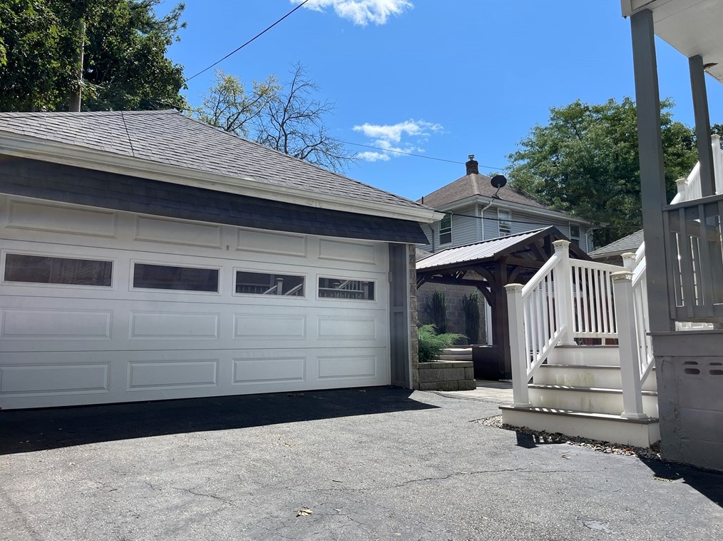 172 Brush Hill Rd #2, Milton, MA 02186