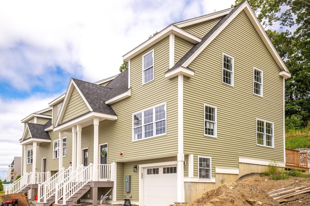 138 Brooks St, Worcester, MA 01606