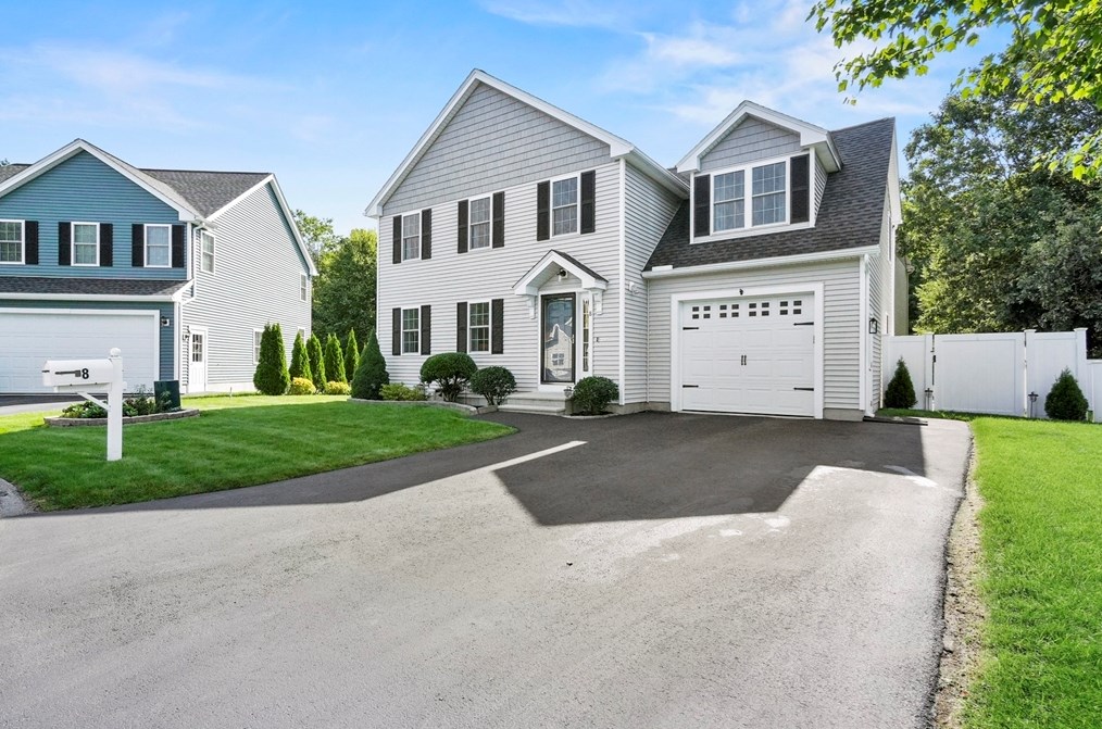 8 Jackie Wy, Clinton, MA 01510