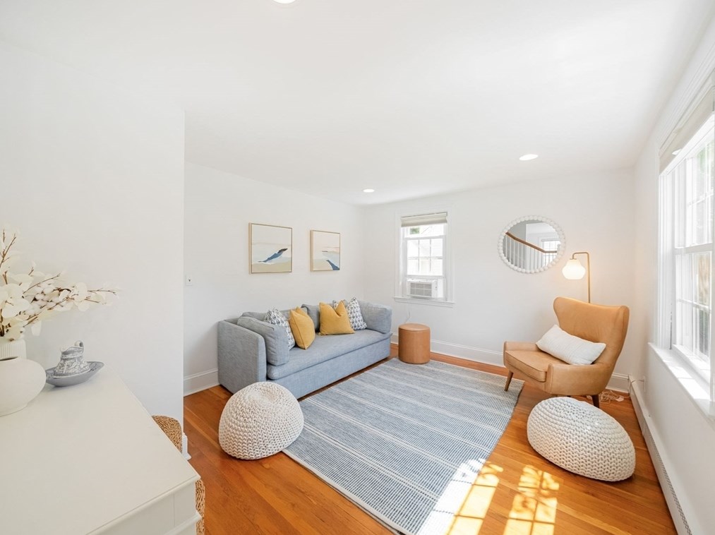 18 Brewster St, Dartmouth MA  02748-3507 exterior