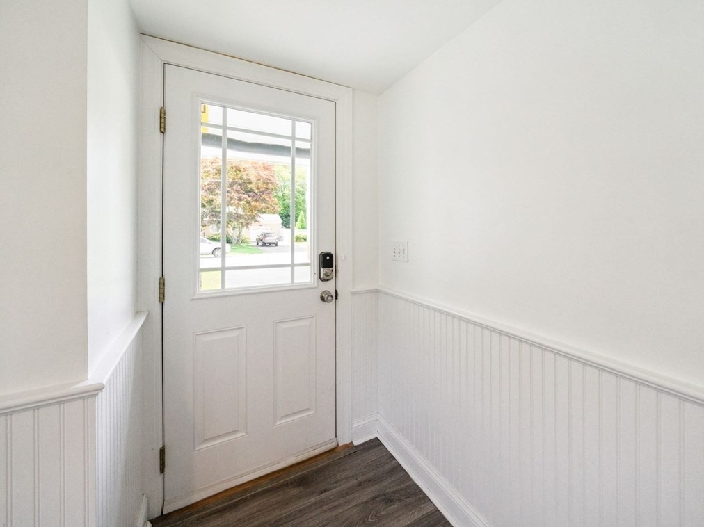 18 Brewster St, Dartmouth MA  02748-3507 exterior