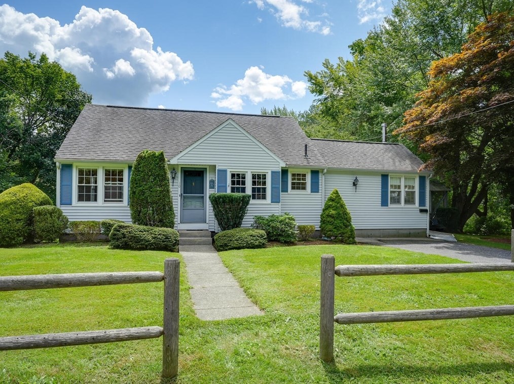 10 Assabet Dr, Northborough, MA 01532
