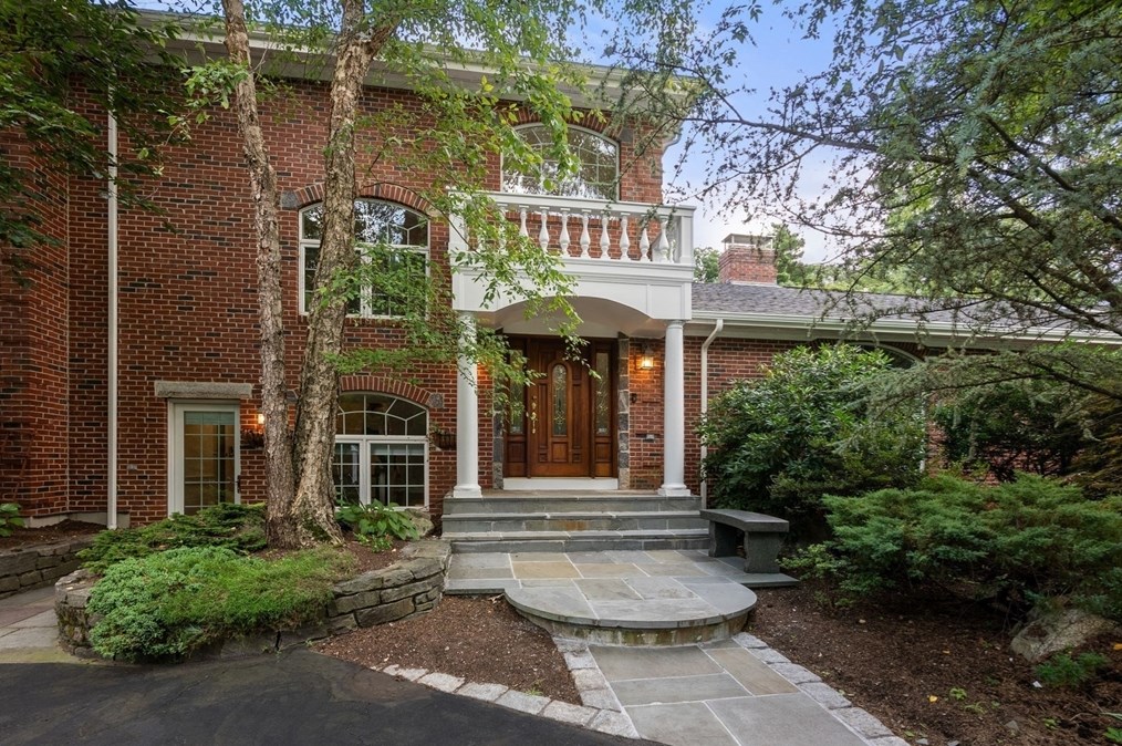 8 Shady Hill Rd, Weston, MA 02493