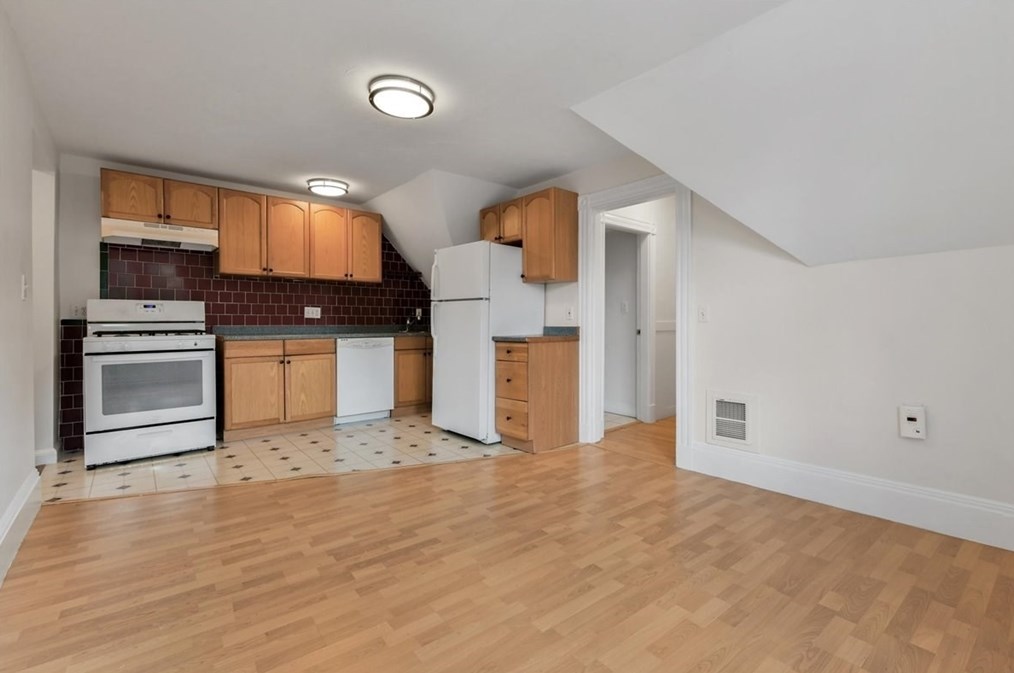 32 Williams Ave #4, Boston, MA 02136