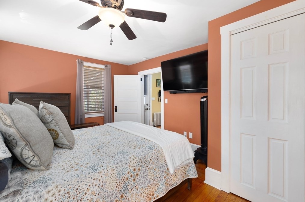 449 Sconticut Nck Rd, Fairhaven MA 02719-1916 exterior