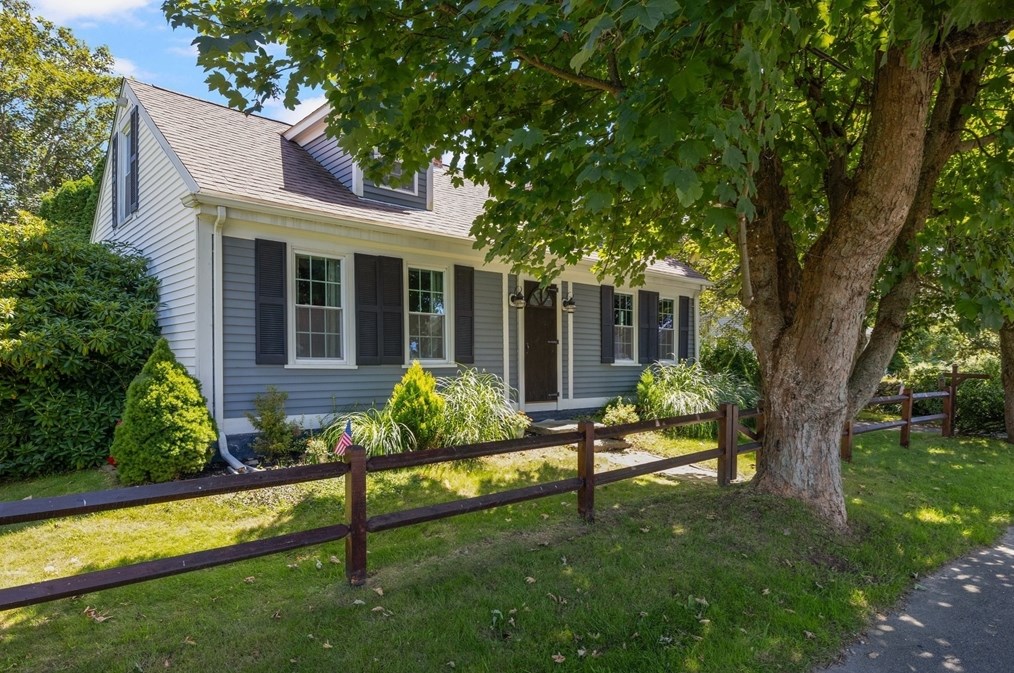 449 Sconticut Neck Rd, Fairhaven, MA 02719 exterior
