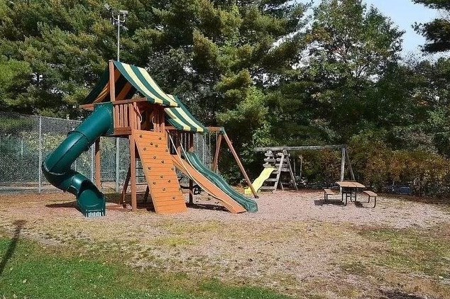 12 Regency Park Dr #12, Agawam, MA 01001