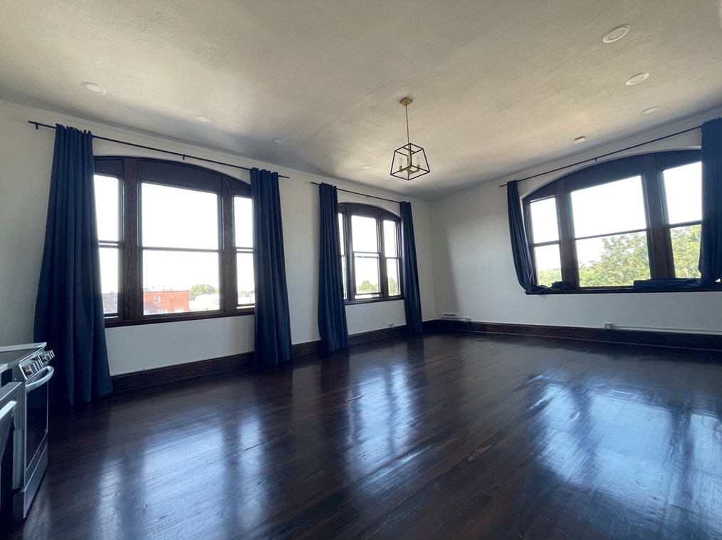 90 Washington St #402, Taunton, MA 02780