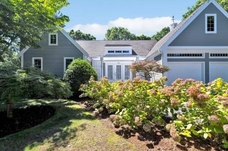 50 Hook Dr, Mashpee MA 02649-4615 exterior