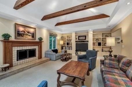 50 Hook Dr, Mashpee MA 02649-4615 exterior