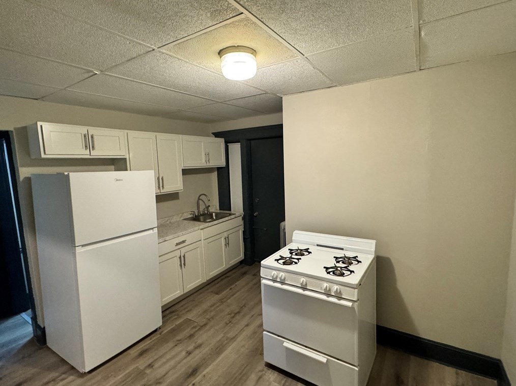 18 Mattoon St, Springfield, MA 01105 exterior