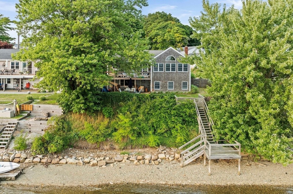 57 Anna Rd, Weymouth, MA 02191