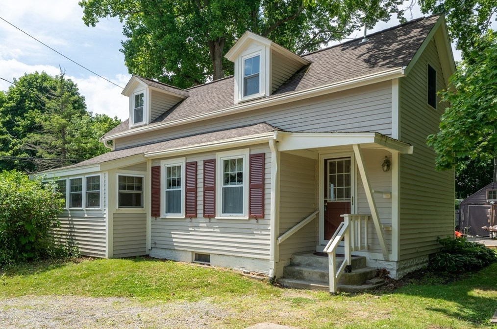 7 Wethersfield St, Rowley, MA 01969