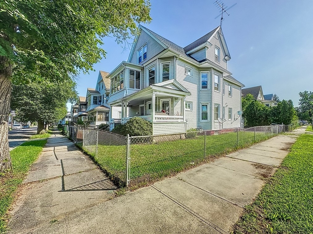 55 Earl St, Springfield, MA 01108