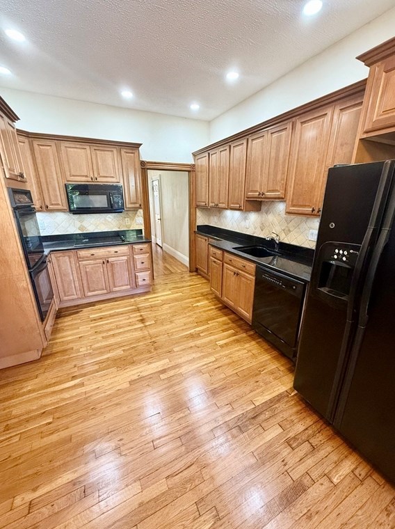 904 E Broadway #1, Boston, MA 02127