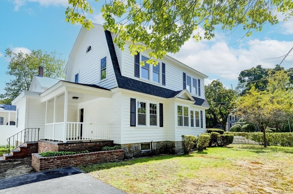 31 Washington Pkwy, Lowell, MA 01851