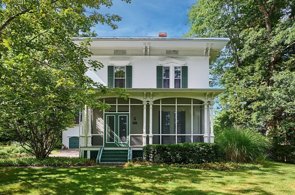 108 Lessey St, Amherst, MA 01002