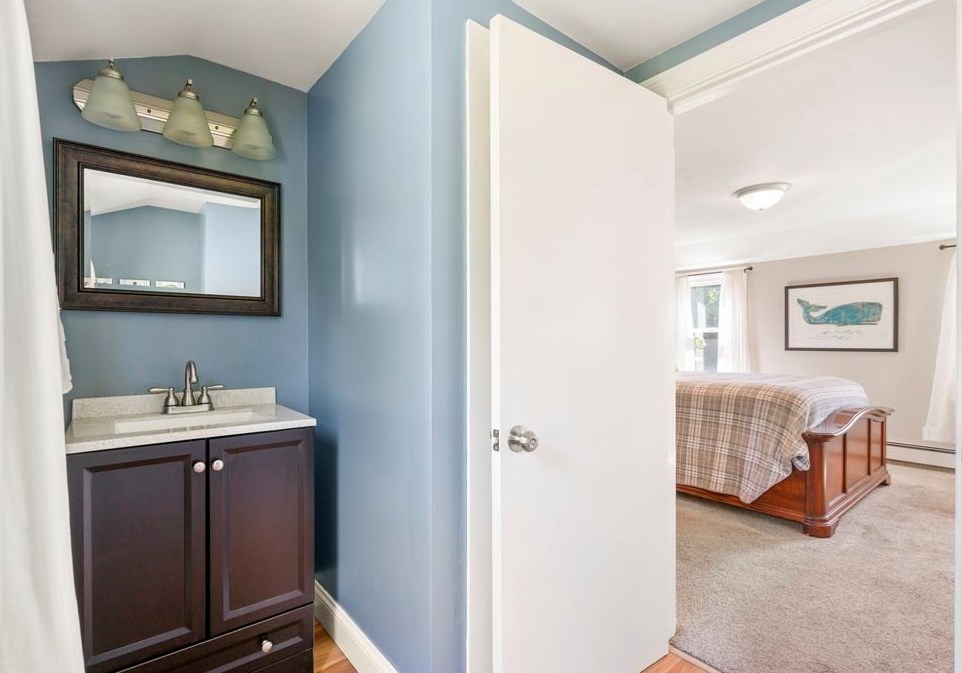 297 Sandwich St, Plymouth MA  02360-6503 exterior