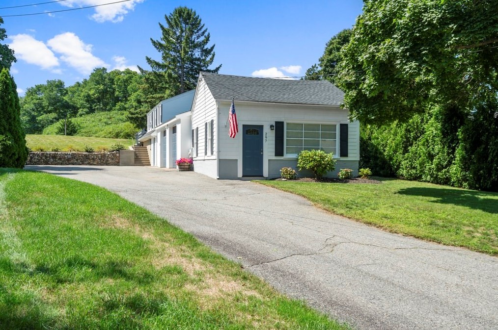 297 Sandwich St, Plymouth MA  02360-6503 exterior