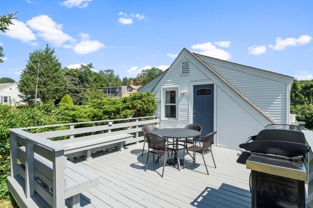 297 Sandwich St, Plymouth MA  02360-6503 exterior