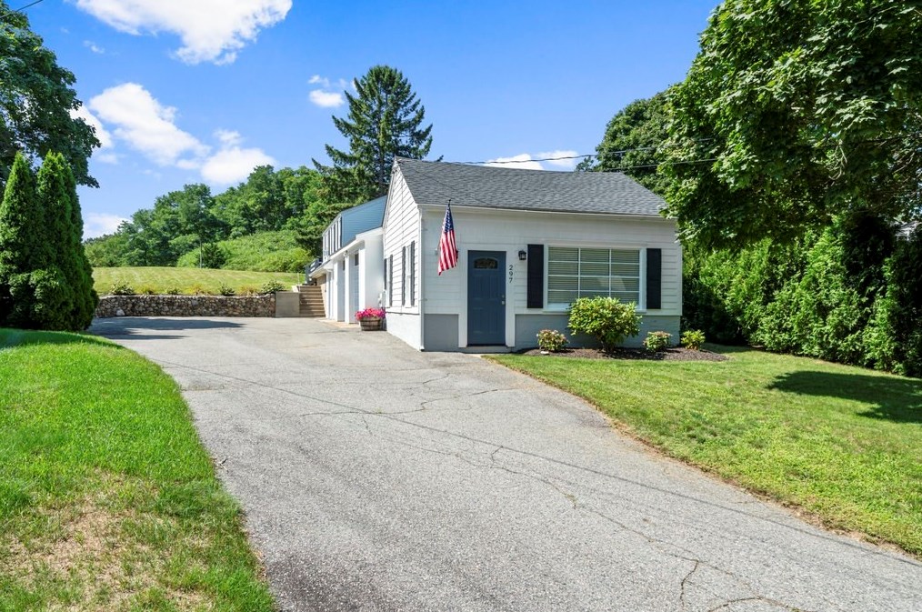 297 Sandwich St, Plymouth MA  02360-6503 exterior