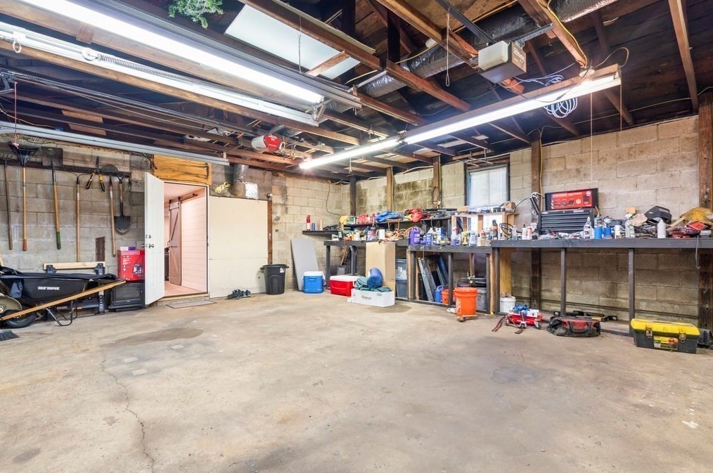 297 Sandwich St, Plymouth MA  02360-6503 exterior