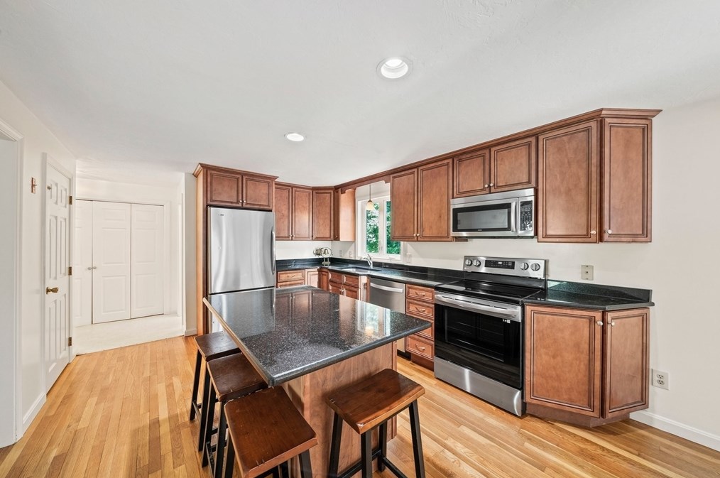 73 Jordan Rd, Plymouth, MA 02360