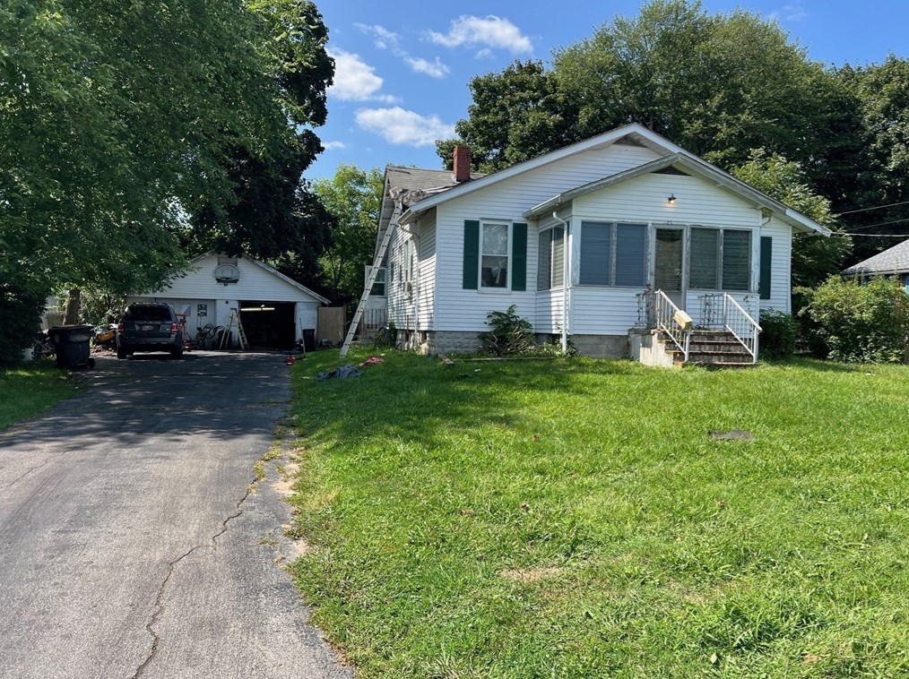 21 Harold St, Brockton, MA 02302-3439