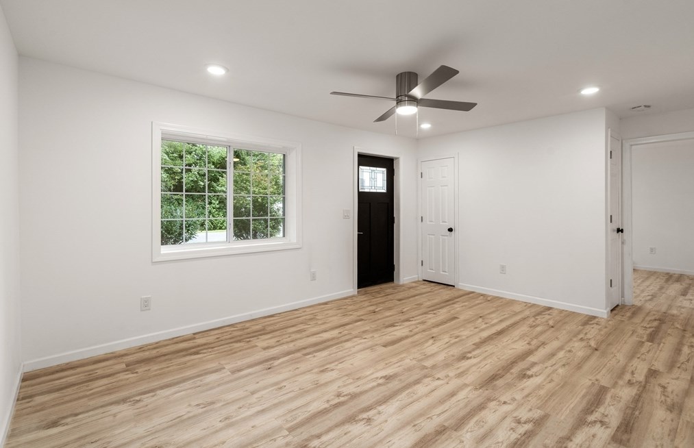 87 Vincent St, Springfield, MA 01129