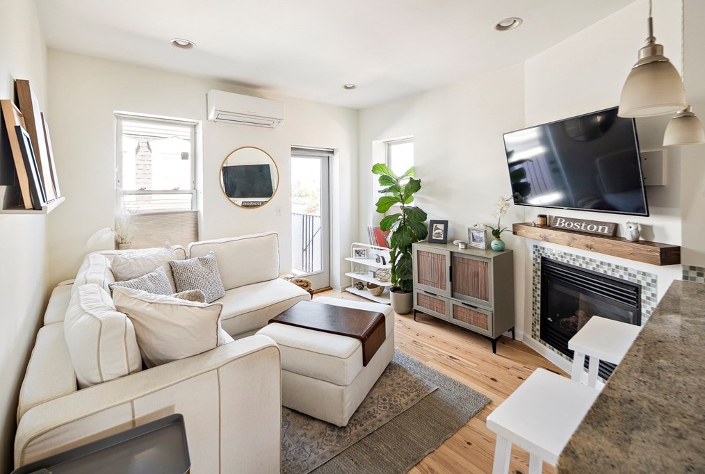 60 Mystic St Unit 3, Boston, MA