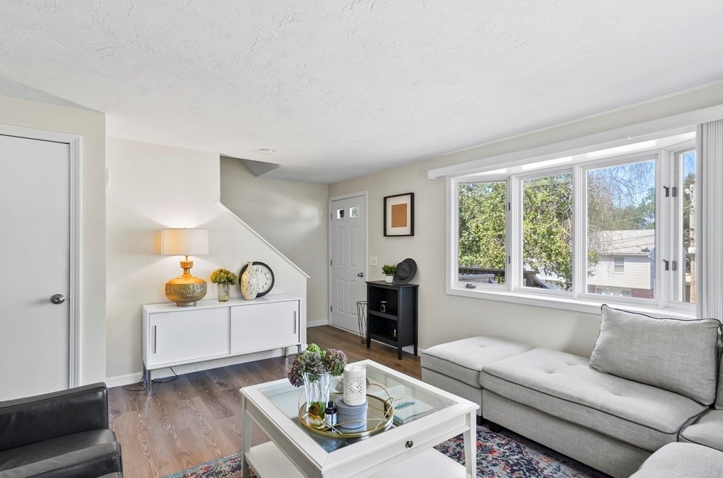 16 Bolton St, Worcester, MA 01604