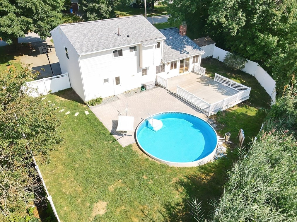 17 Westfield Dr, Holliston, MA 01746