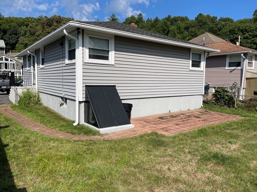 8 Wampum Ave, Waltham, MA 02451