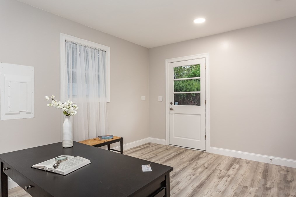 128 Slocum Rd, Dartmouth MA  02747-3900 exterior