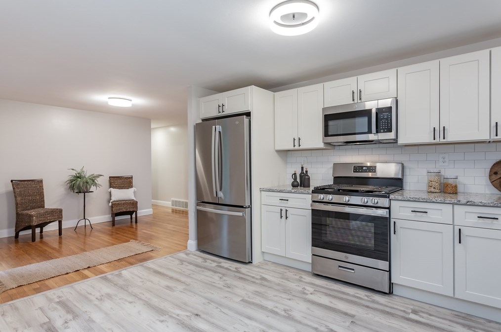 128 Slocum Rd, Dartmouth MA  02747-3900 exterior