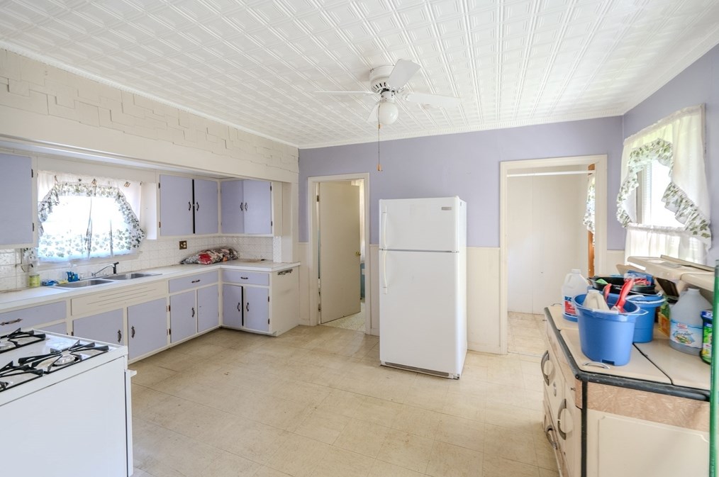 75 Boynton St, Lowell, MA 01850