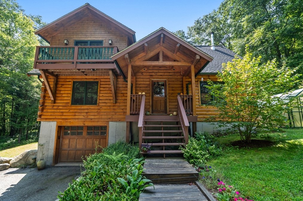 138 Chocolog Rd, Uxbridge, MA 01569