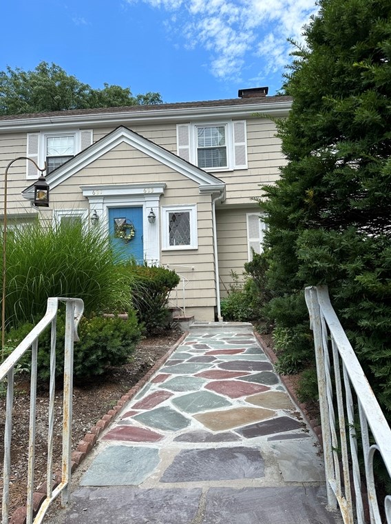 623 Belmont St, Belmont, MA 02478 exterior