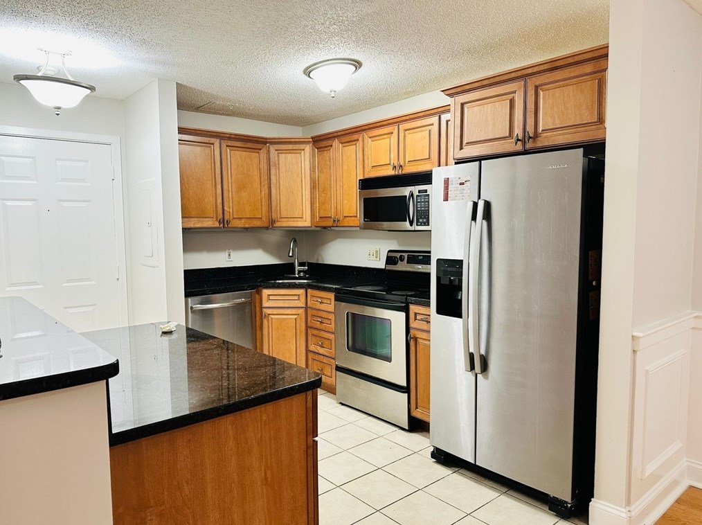 450 Brookside Dr #b, Andover, MA