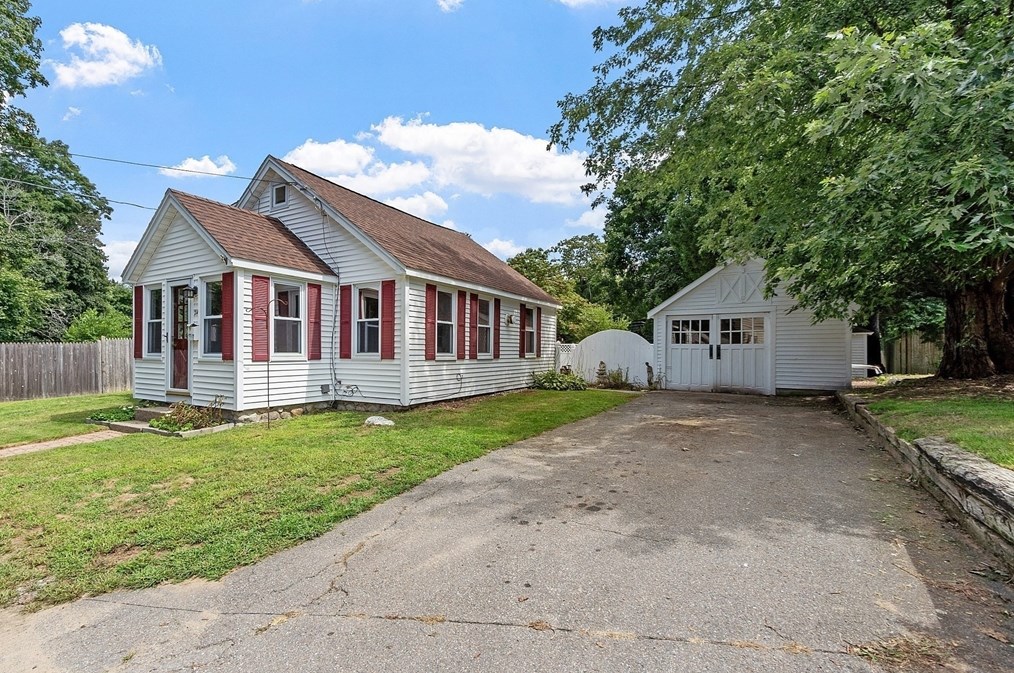 24 Prospect St, Maynard, MA 01754