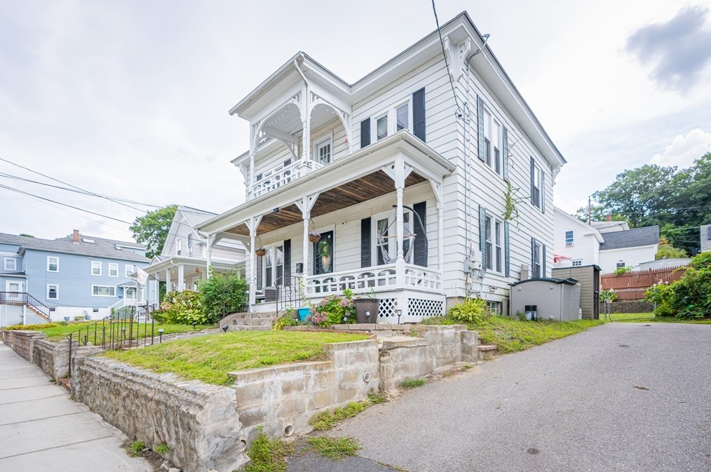 177 Oak St, Clinton, MA 01510