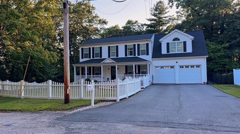 41 3rd Ave, Bellingham, MA 02019